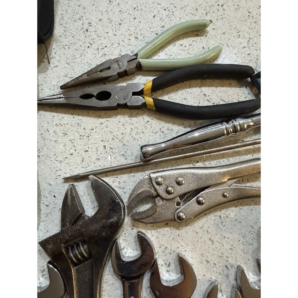 39 Pc Mix Tools‎ With DeWalt Bag